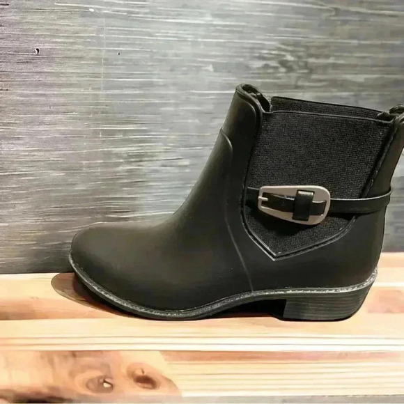 Bernardo women’s black rain boots size 6M.  Excellent condition. - Picture 4 of 6